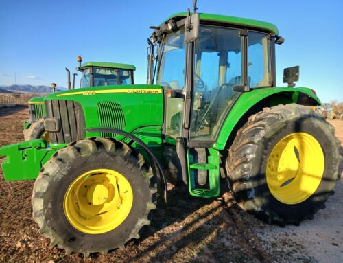 John Deere 6220